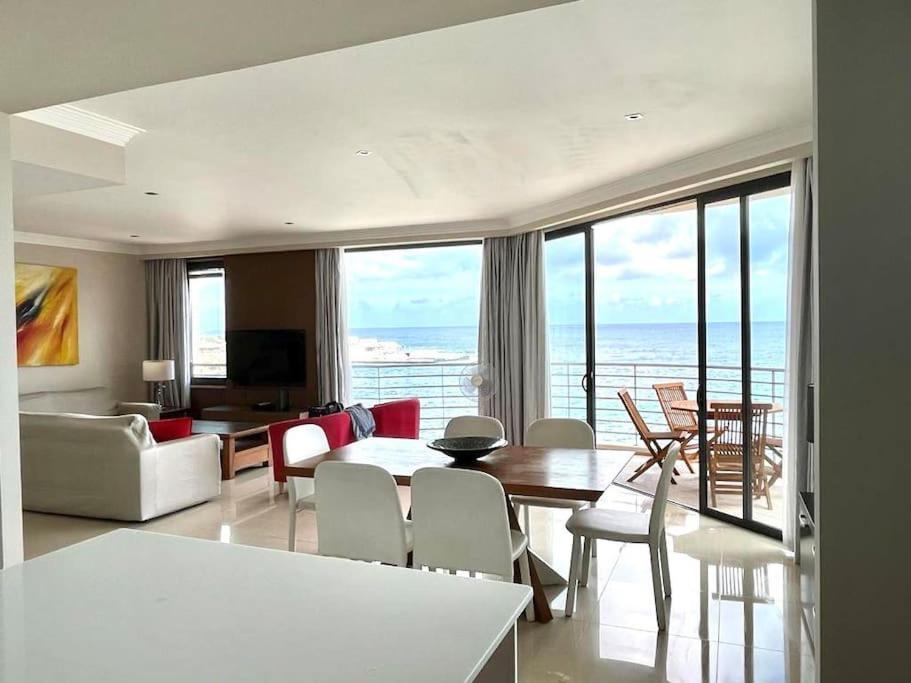 Spectacular 3br In Apartment *